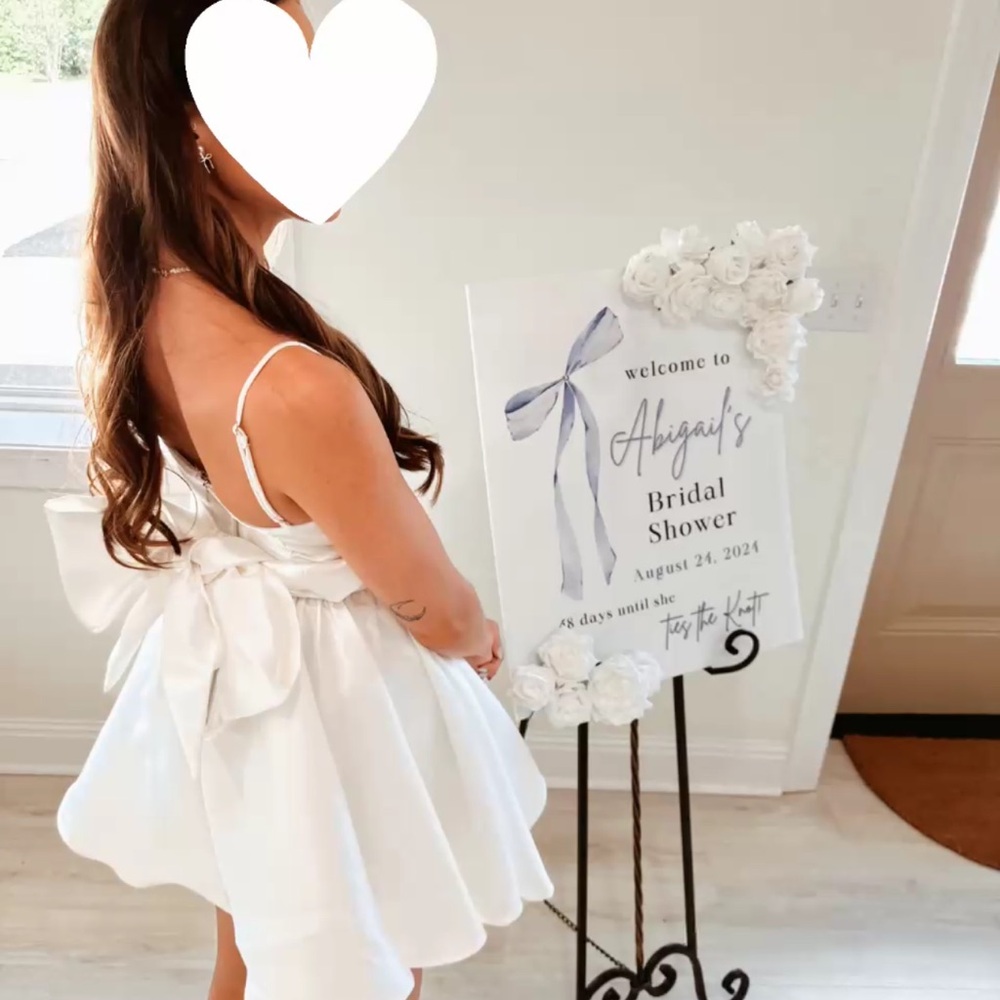 white bow dress
